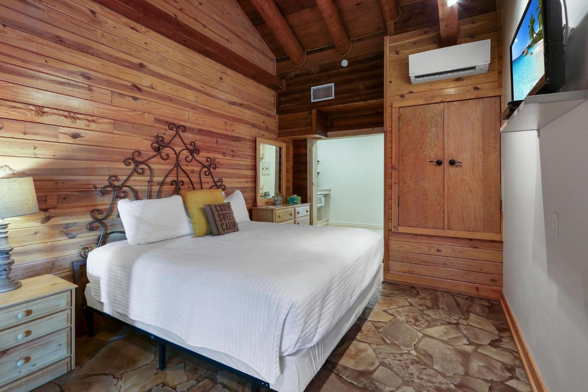 Wimberley Log Cabins Resort And Suites- Unit 2 Eksteriør bilde